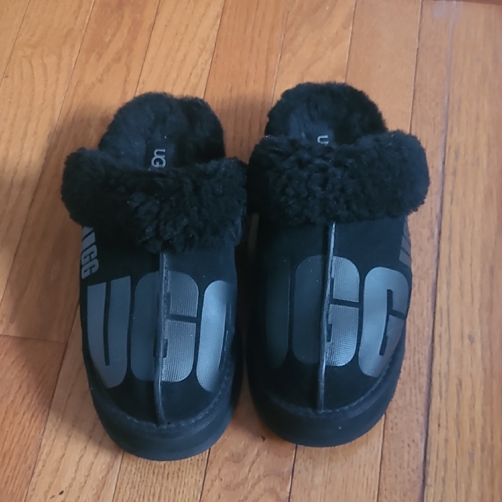 UGG Black Fuzzy Logo Slippers